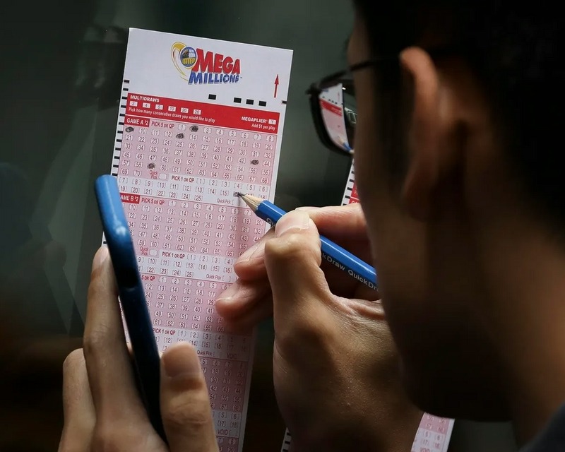 How Much Will You Actually Take Home From a Mega Millions $1 Billion Jackpot After Taxes?